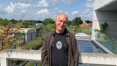 Senior Fellow David Dunetz im Dachgarten des IASS.